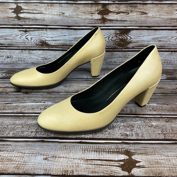 NEW! ECCO Shape 55 Plateau Beige Block Heel Sz 7.5 - Picture 2 of 9